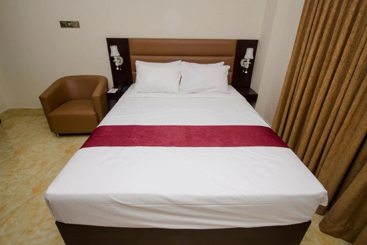 Hotel Gulshan Lake View داكا المظهر الخارجي الصورة